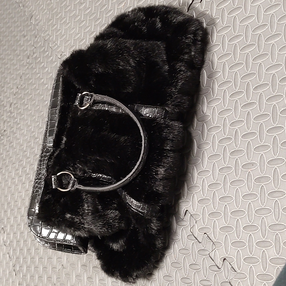 Donna Salyers fabulous fur 100% faux Black fur black alligator